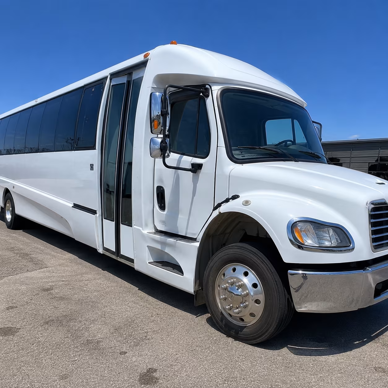 charter buses for yale university events and campus transportation