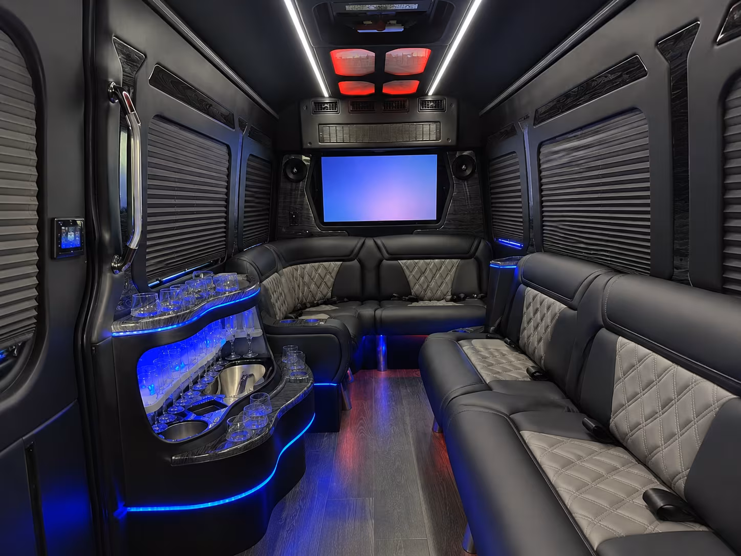 corporate airport transfer buses serving tweed new haven and bradley international