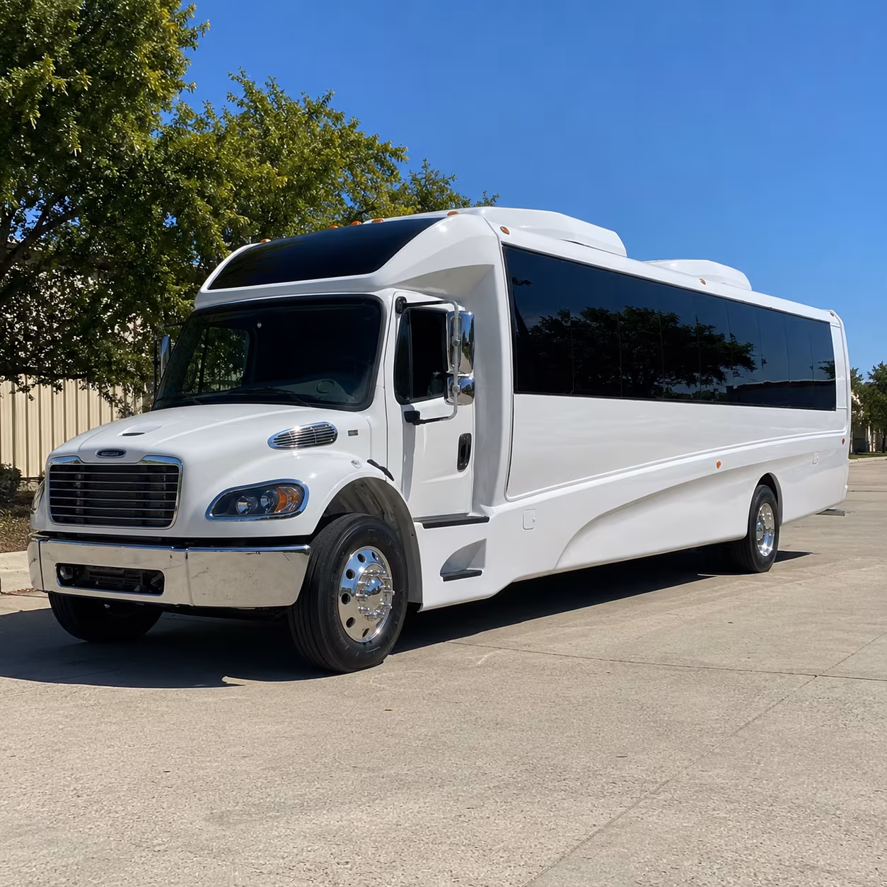 new haven 18 passenger minibus