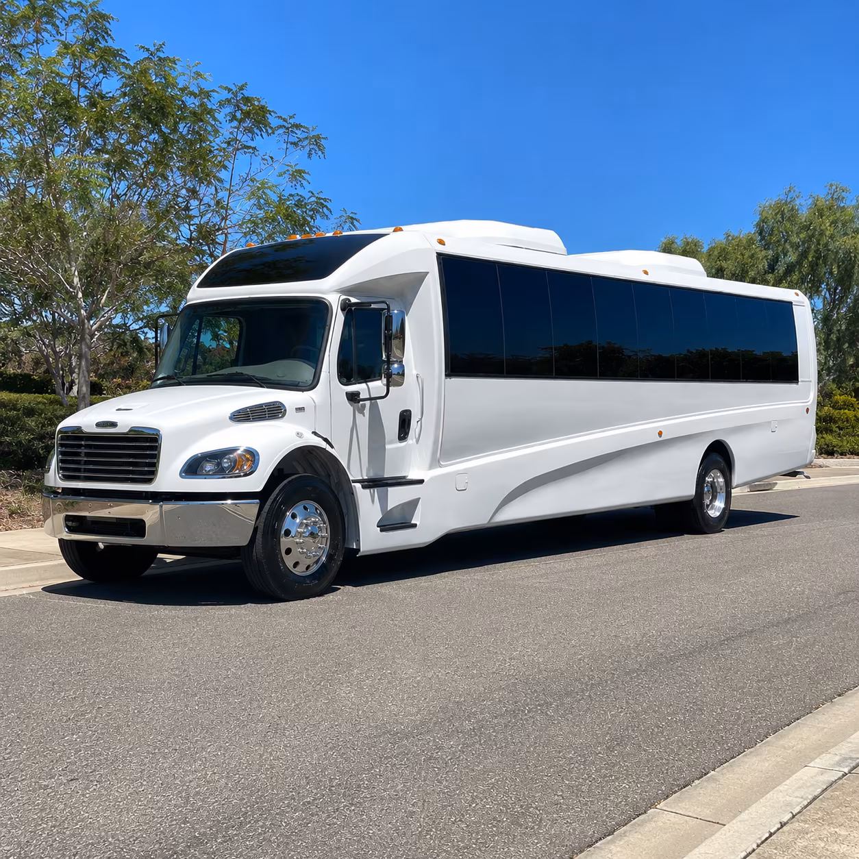new haven 28 passenger minibus